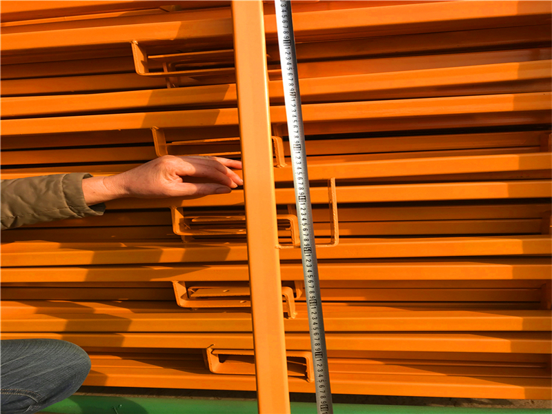 scaffold posts