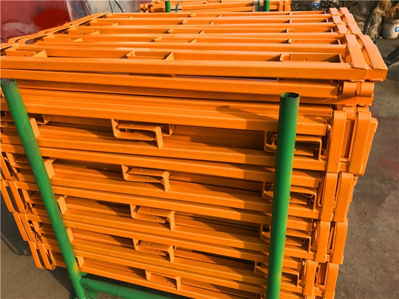 scaffold fence post 